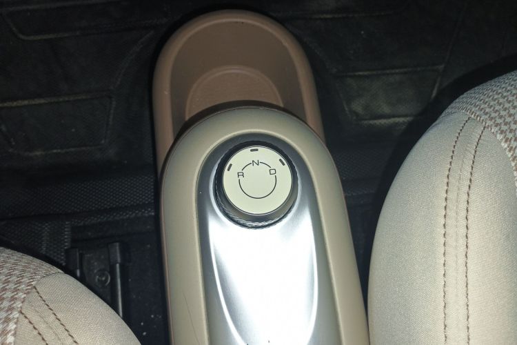 五菱汽车 宏光MINIEV 2025款 四门版 进阶款中控内饰18