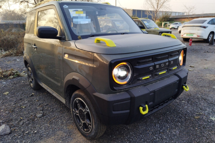 吉利银河 2025款 210km 熊猫骑士车身外观3