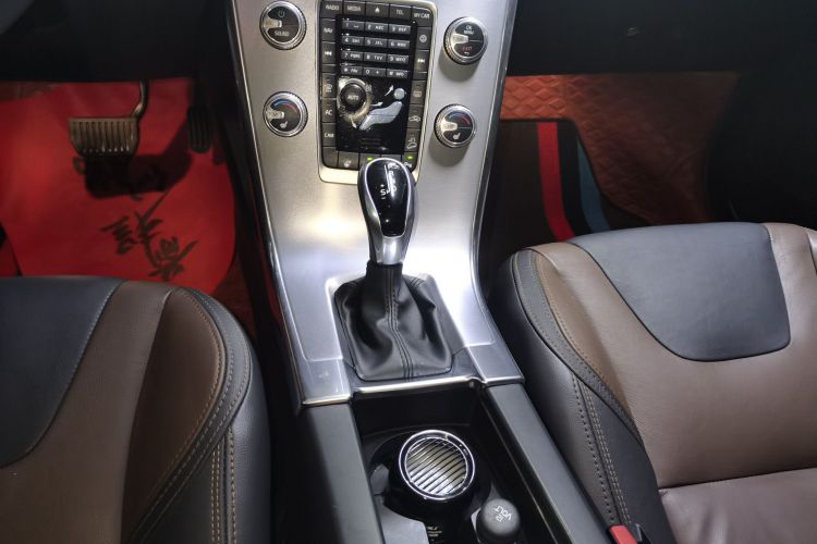 沃尔沃XC60 2017款 T5 AWD 智远升级版中控内饰18