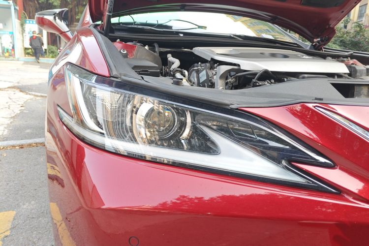 雷克萨斯ES 2020款 200 卓越版车身外观8