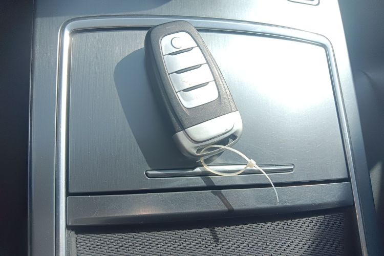 红旗H5 2022款 经典款 改款 1.5T DCT旗韵版中控内饰11