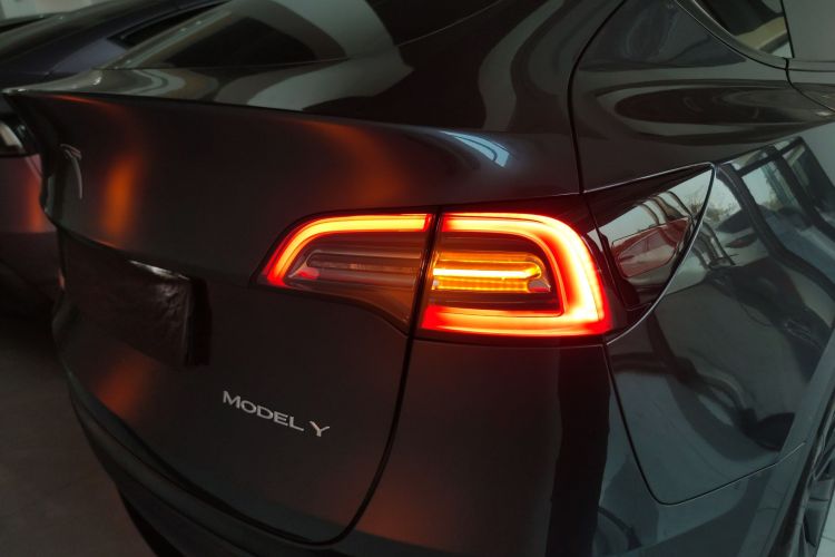 特斯拉 Model Y 2024款 长续航全轮驱动版车身外观6006