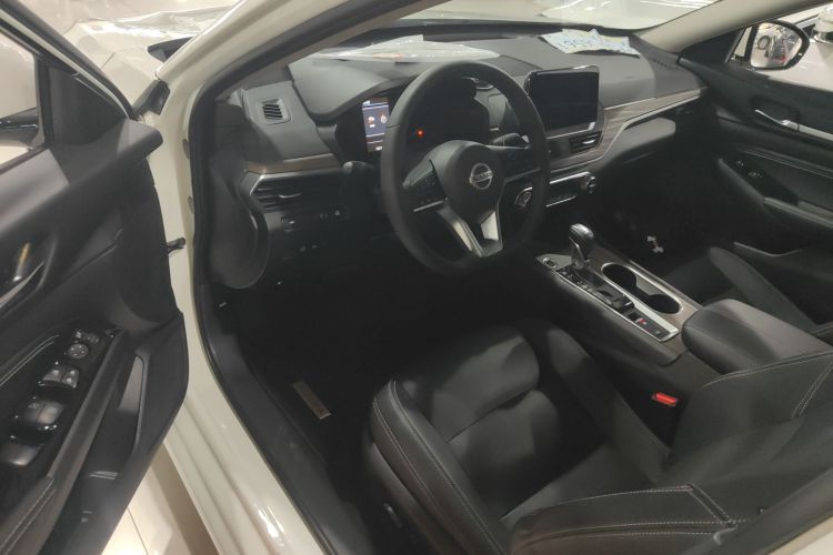 日产 天籁 2021款 2.0L XL 舒适版中控内饰20