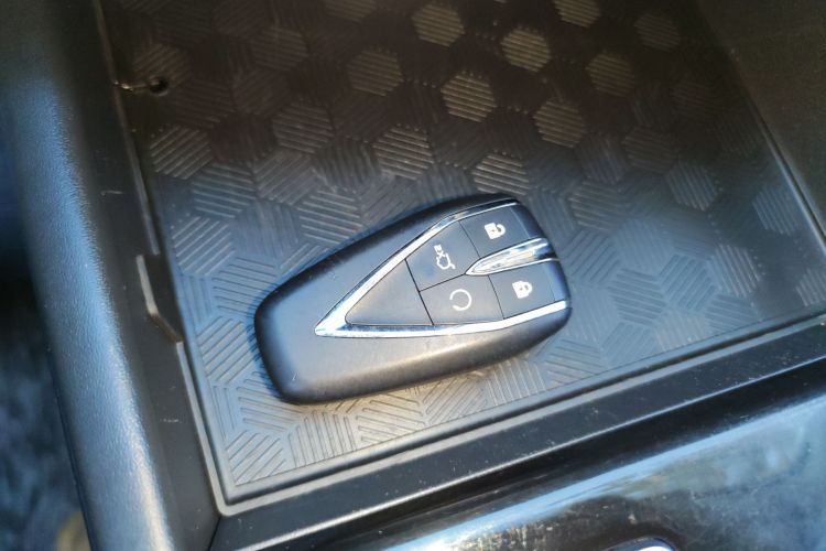 长安 逸动 2023款 畅享版 PLUS 蓝鲸NE 1.4T GDI DCT尊贵版中控内饰11