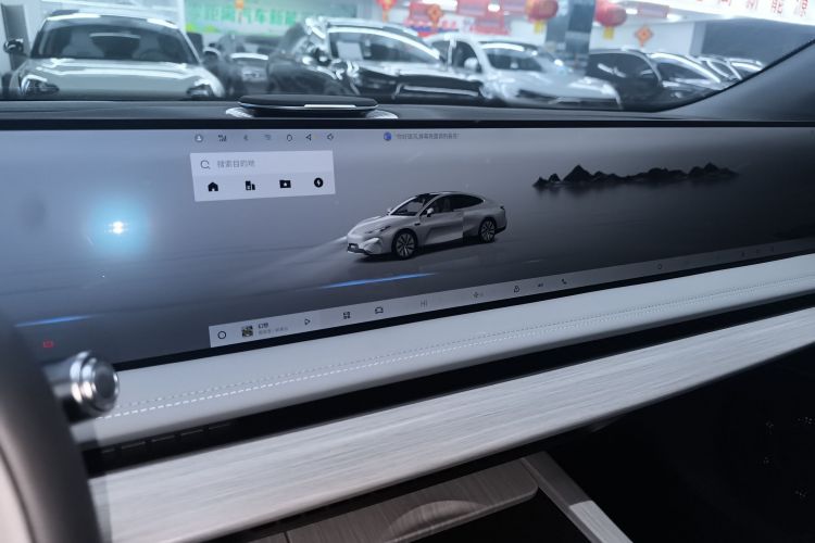 吉利银河 银河E8 2024款 550km 后驱PRO中控内饰16