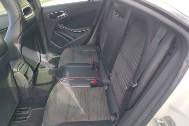 奔驰CLA 2015款 CLA 220 4MATIC中控内饰7004