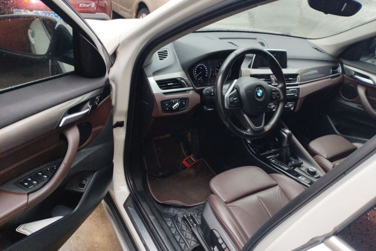 宝马X1 2019款 sDrive18Li 尊享型中控内饰20