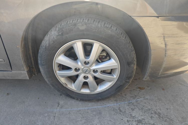 日产 轩逸 2016款 经典 1.6XE 自动领先版车身外观10