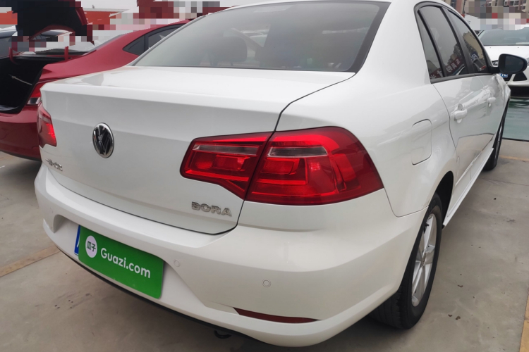 大众 宝来 2014款 1.6L 手动时尚型车身外观7