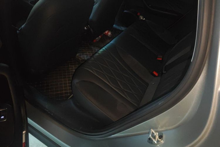 荣威D7 2023款 DMH 125km 旗舰版中控内饰7004