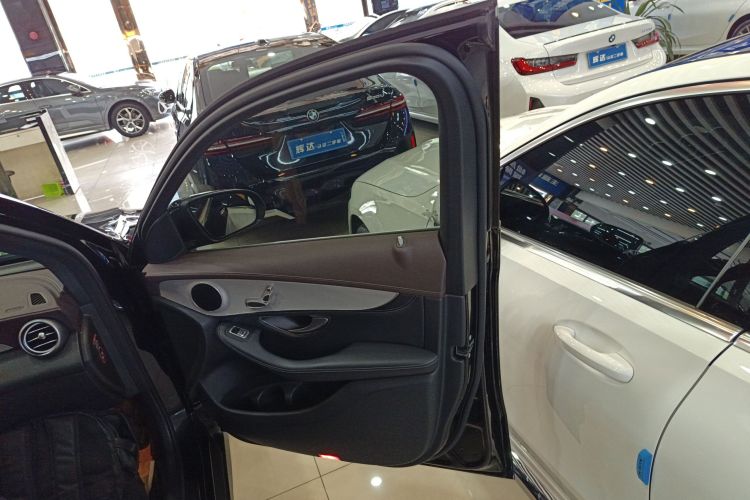 奔驰GLC 2020款 改款 GLC 260 L 4MATIC 动感型中控内饰42