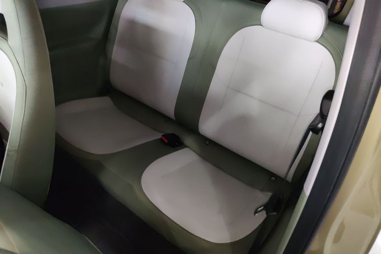 吉利银河 2025款 210km 熊猫骑士中控内饰7004