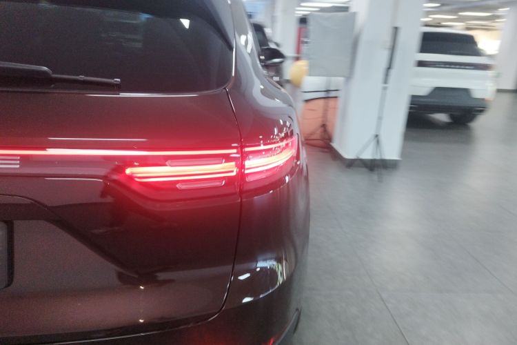 保时捷 2019款 Cayenne 3.0T车身外观9