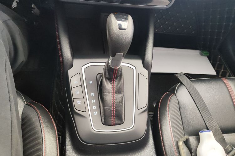 福特 福克斯 2022款 三厢 EcoBoost 180 自动ST Line中控内饰18