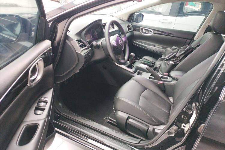 日产 轩逸 2021款 经典 1.6XL 手动豪华版中控内饰7003