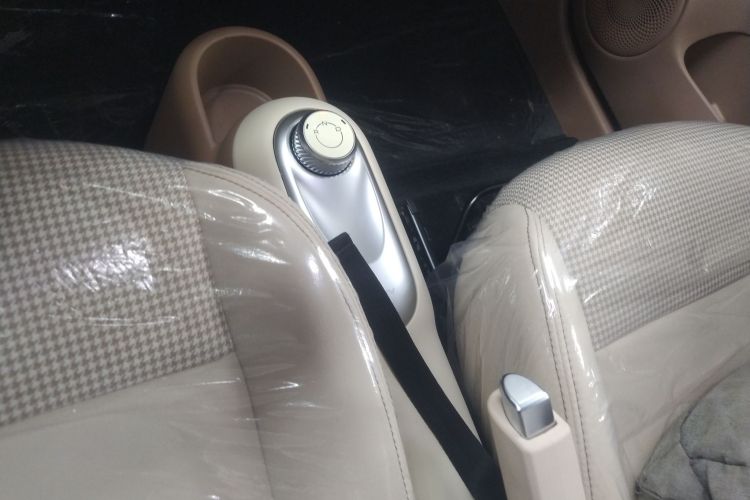 五菱汽车 宏光MINIEV 2025款 四门版 进阶款中控内饰18