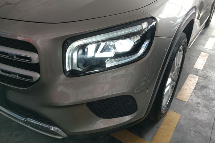 奔驰GLB 2020款 改款 GLB 200 动感型车身外观36