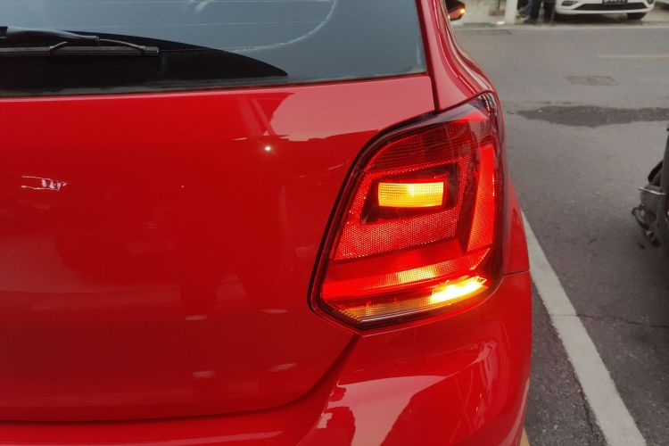 大众 Polo 2016款 1.6L 自动舒适型车身外观9