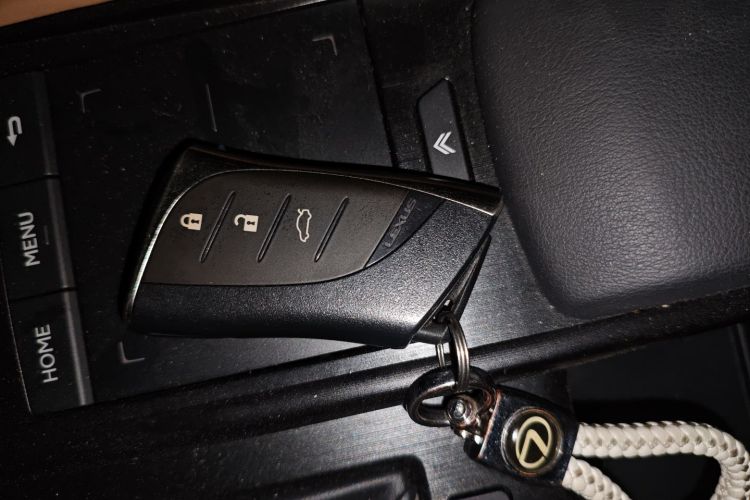 雷克萨斯ES 2020款 300h 卓越版中控内饰7001