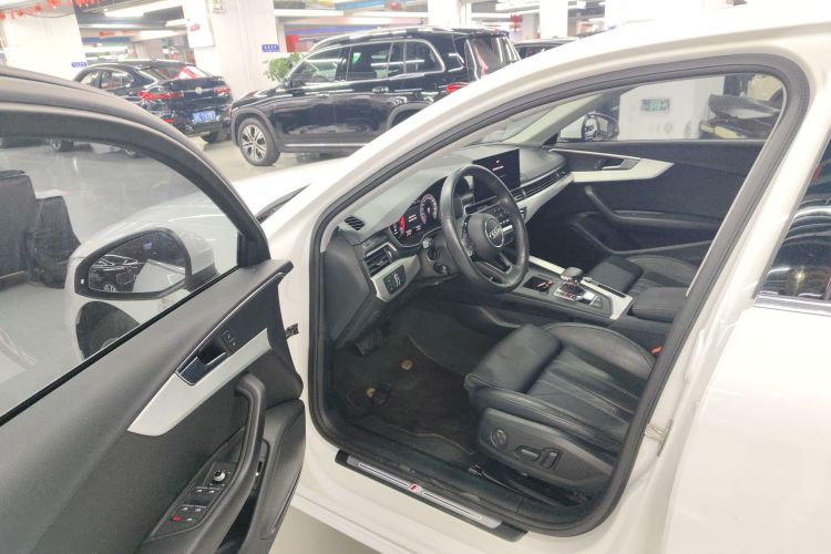 奥迪A4L 2020款 40 TFSI 豪华动感型中控内饰20