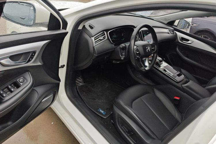 飞凡汽车 飞凡ER6 2021款 新动版 620km 智行版中控内饰20