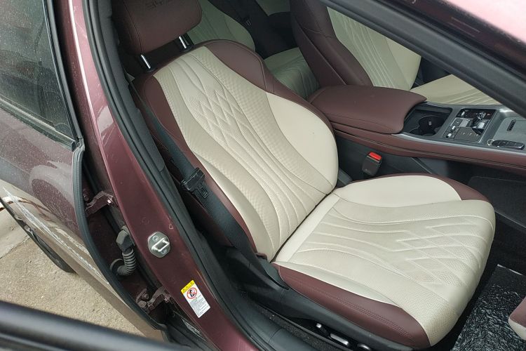 比亚迪 海豹 2023款 DM-i 1.5T 121km 旗舰型局部细节41