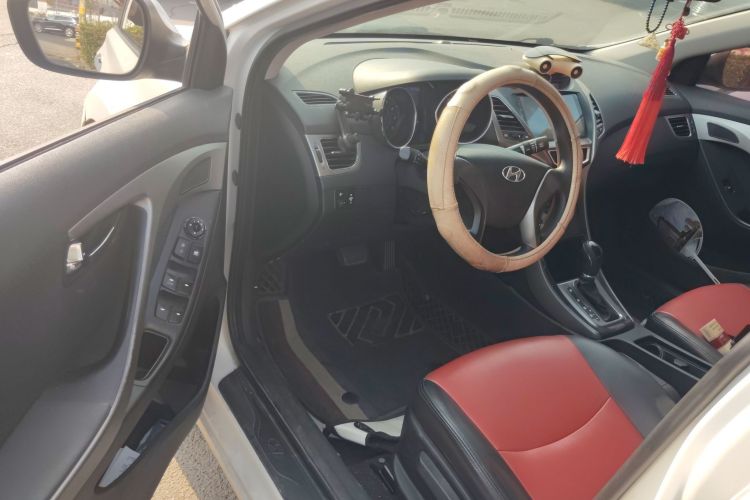 现代 朗动 2013款 1.6L 自动领先型中控内饰20