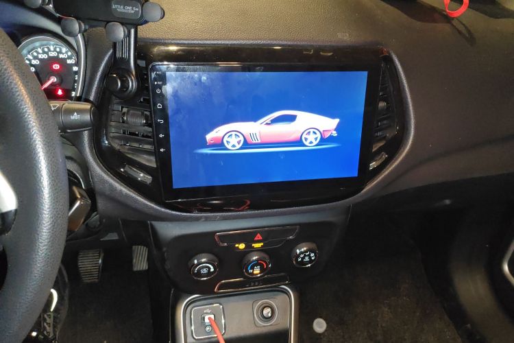 Jeep 指南者 2017款 200T 手动劲享版中控内饰16