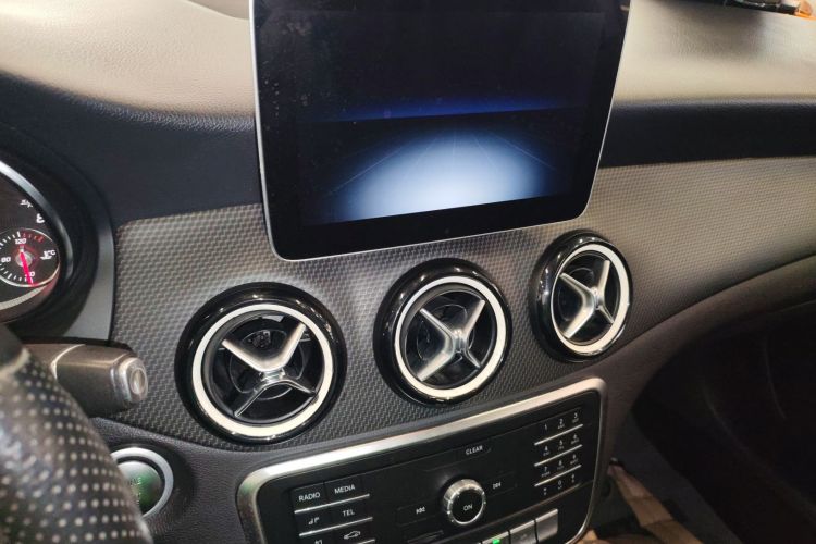 奔驰GLA 2019款 GLA 200 动感型局部细节16