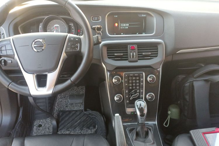 沃尔沃V40 2017款 T3 智逸版局部细节16