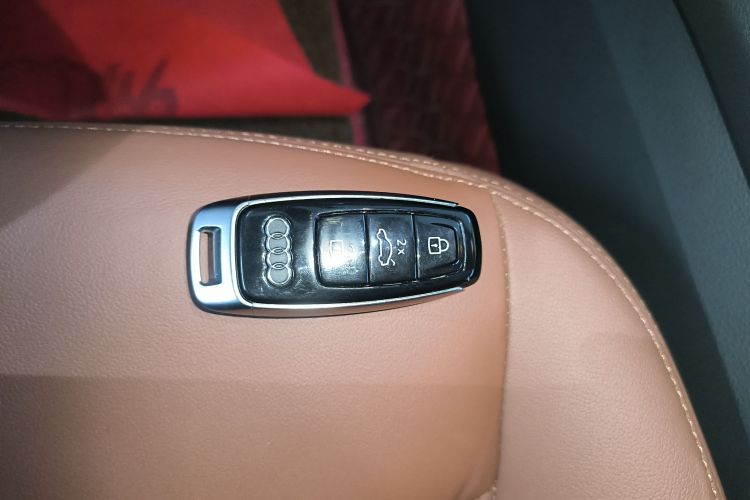 奥迪Q8 2019款 45 TFSI 豪华致雅型中控内饰7001