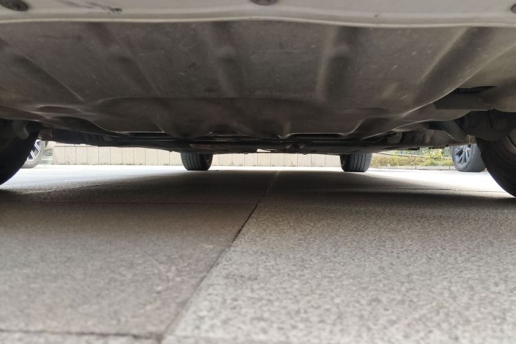 宝马5系 2014款 520Li 典雅型局部细节9008