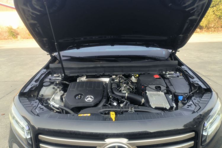 奔驰GLB 2024款 改款 GLB 200 动感型机舱底盘24