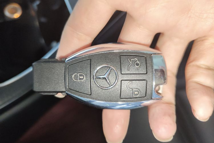 奔驰C级 2018款 C 200 L 运动版中控内饰11