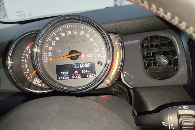 MINI 2022款 1.5T ONE 五门版PLUS中控内饰14