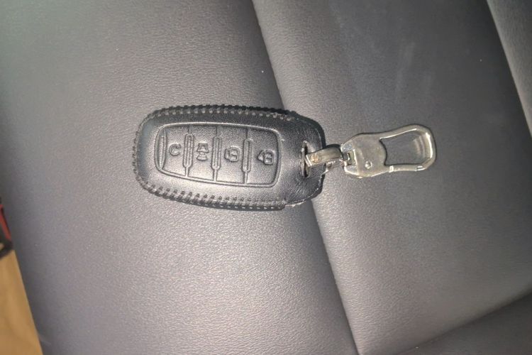 长城 炮 2023款 2.0T商用版自动柴油四驱精英型长箱GW4D20M中控内饰7001