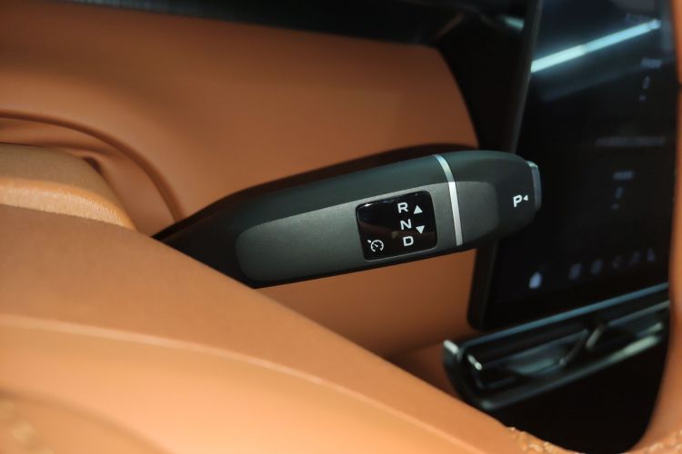 深蓝汽车 深蓝S09 2025款 四驱Ultra+ 高定版中控内饰18