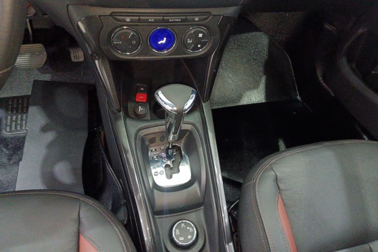 雪铁龙C3-XR 2015款 1.6THP 自动旗舰型中控内饰18