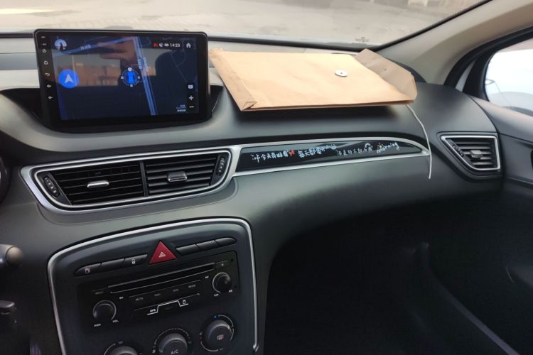 标致308 2014款 乐享版 经典 1.6L 手动优尚型中控内饰16