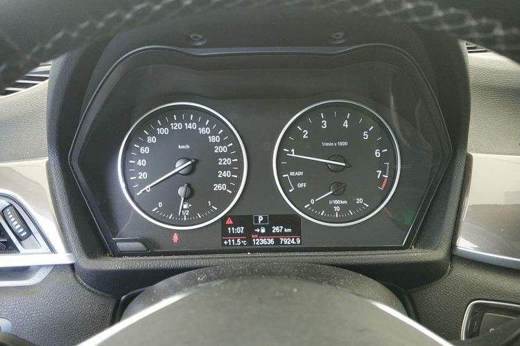 宝马X1 2016款 sDrive20Li 豪华型中控内饰14