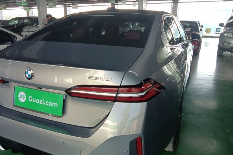宝马5系 2024款 530Li 领先型 M运动套装车身外观6006