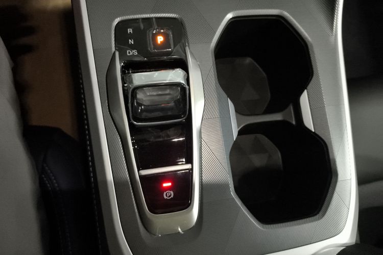 广汽传祺 传祺GS3 2023款 影速 270T 劲享版局部细节18