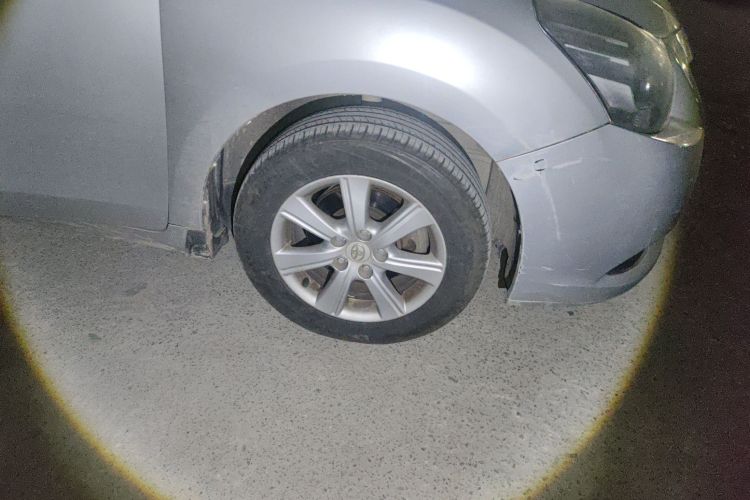 丰田 逸致 2014款 星耀 180E CVT精英版车身外观10