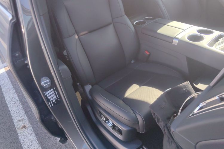 理想汽车 理想L8 2024款 Max局部细节41