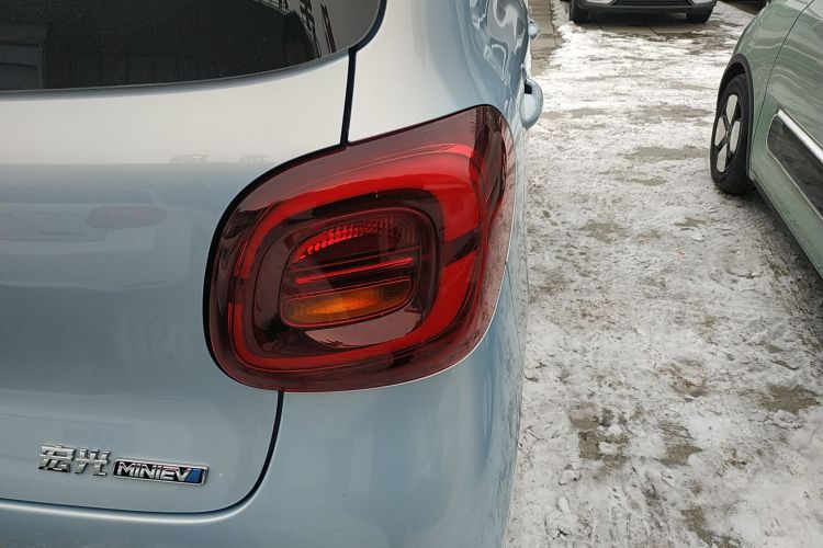 五菱汽车 宏光MINIEV 2025款 四门版 臻享+款车身外观9