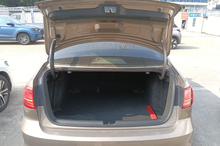 大众 速腾 2017款 1.6L 自动舒适型机舱底盘23