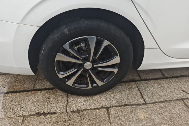 长安 逸动 2022款 PLUS 蓝鲸NE 1.4T GDI DCT尊贵版车身外观6008