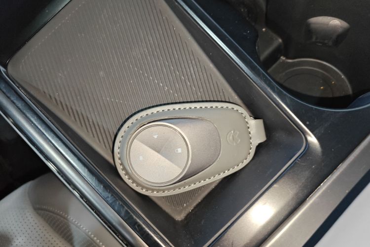 蔚来ES8 2020款 580KM 签名版 六座版中控内饰11