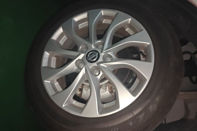 日产 轩逸 2024款 经典 1.6XL CVT豪华版车身外观10