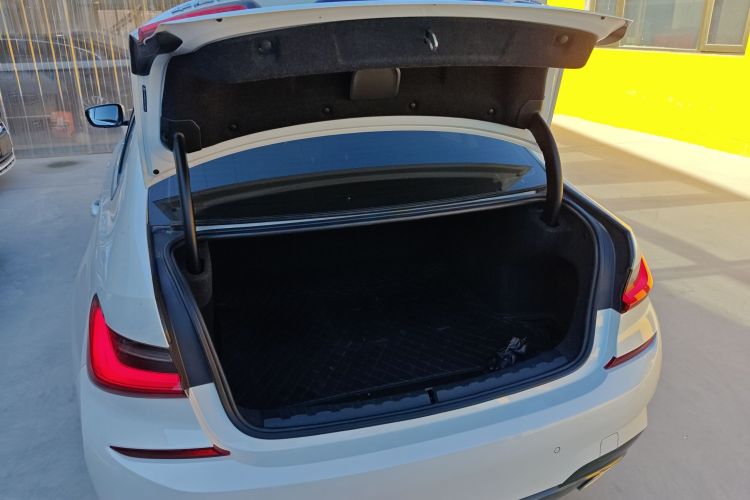 宝马3系 2020款 改款 325Li M运动套装机舱底盘23